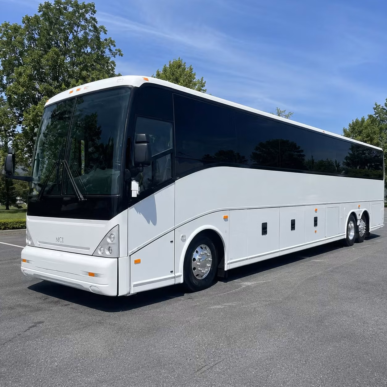 shuttle buses to and from lincoln airport lnk for groups of every size